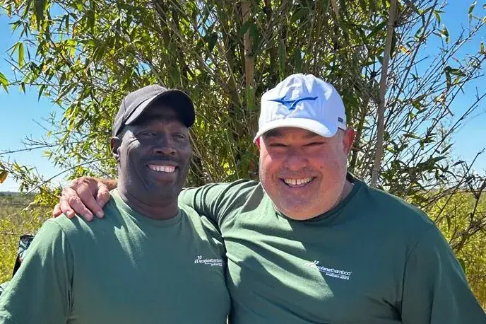 Two EcoPlanet colleagues on the Eastern Cape estate